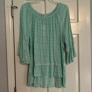 Fever brand women’s long sleeve blouse in mint green.